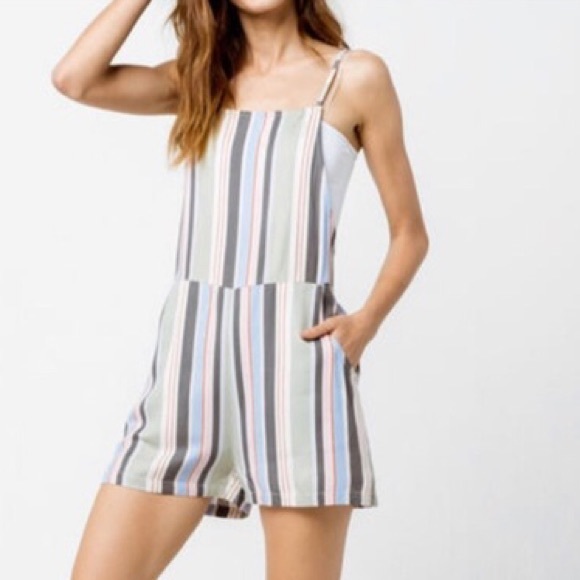 🌴🌼RVCA- STRIPED ROMPER🌼🌴 - Picture 7 of 11
